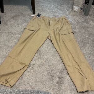 Men’s tan linen cargo pants